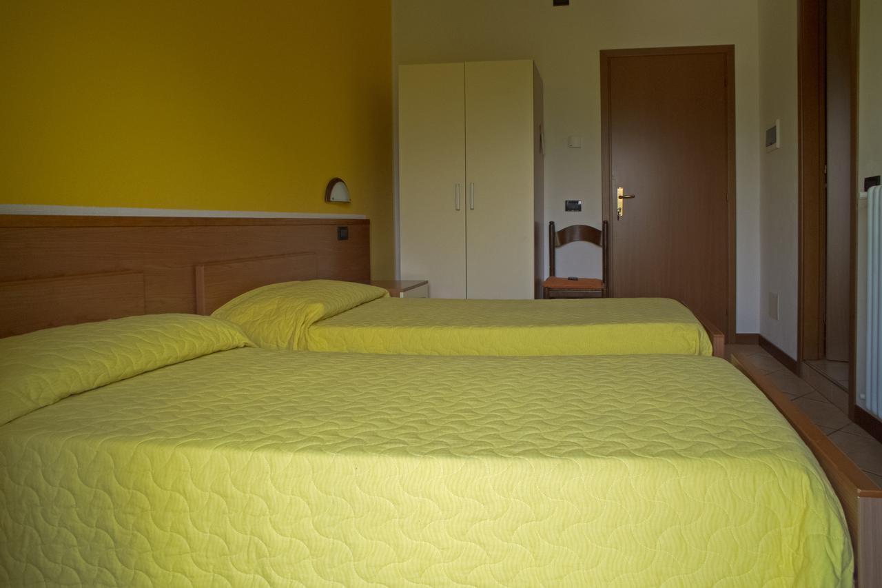 Albergo Ristorante Innocenti Ardenno エクステリア 写真