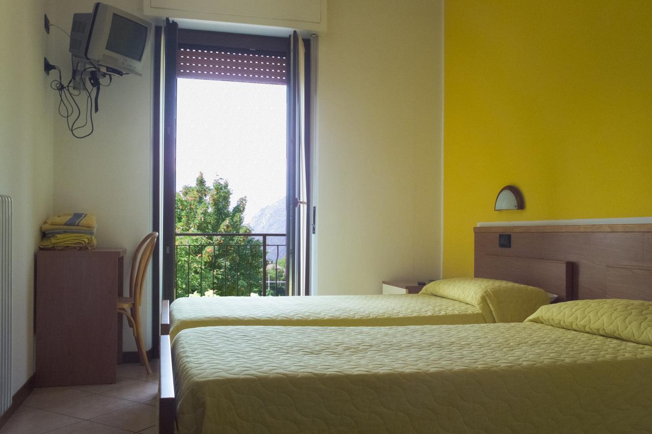 Albergo Ristorante Innocenti Ardenno エクステリア 写真
