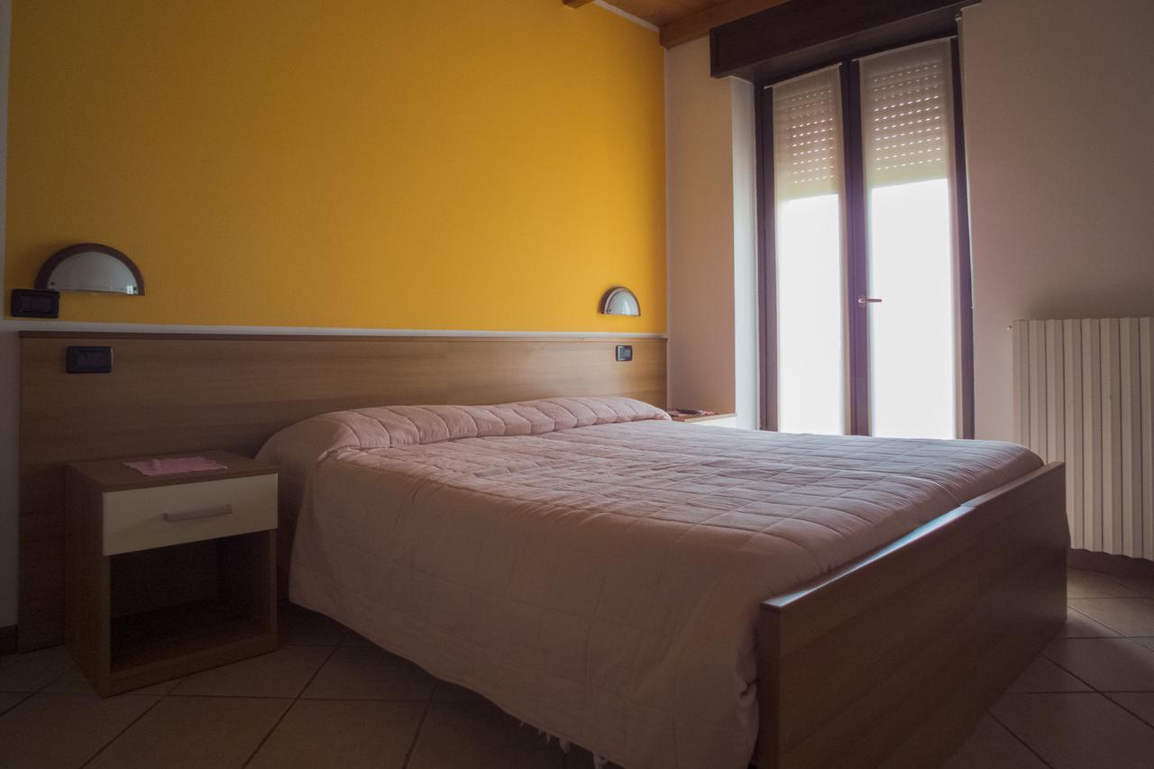 Albergo Ristorante Innocenti Ardenno エクステリア 写真