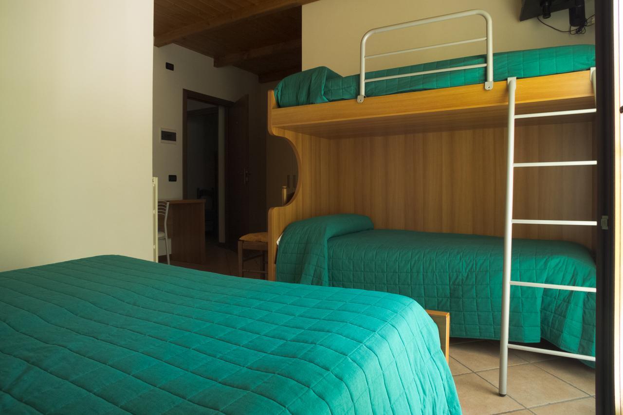 Albergo Ristorante Innocenti Ardenno エクステリア 写真